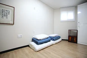 Hotel Seowon Guest House Gyeongbok Palace - Hostel Seoul